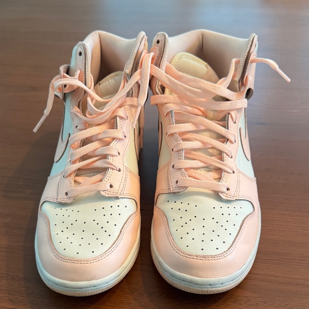 Nike Women's Sneakers in Pink and Cream